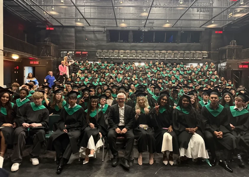 Photo des finissantes et finissants de l'École secondaire catholique Franco-Cité